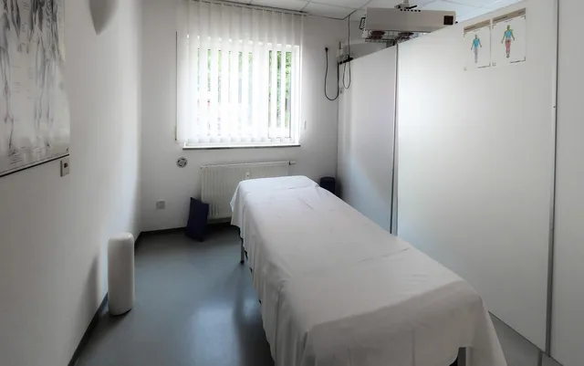 health, treatment, physical therapy, lie, injury, physiotherapy, examination, massage, doctor's couch, physio, massage table, physical therapy, physical therapy, physical therapy, physiotherapy, physiotherapy, physiotherapy, physiotherapy, physiotherapy, physio, physio, physio. Massage therapy equipment: an owner's decision framework