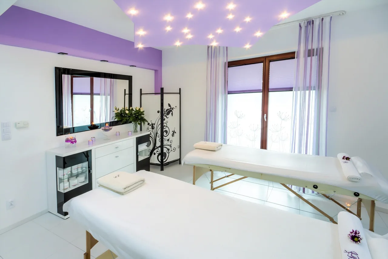 reception, spa, registration, clinic, aesthetic medicine, flowers, woman, model, salon, office, visit, massage, masseur, beautician, doctor, treatment, client, patient, beautiful, interior, aesthetic medicine, aesthetic medicine, masseur, beautician, beautician, beautician, beautician, beautician. Protecting a massage therapy business: the insurance line items