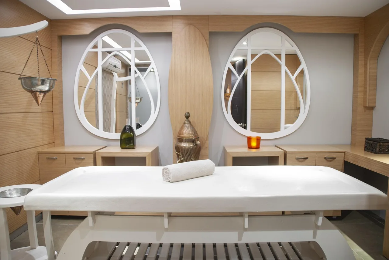 massage, living room, room, towel, inner, architectural, maintenance, relax, bed, spa, white, holiday, spa, spa, spa, spa, spa. How much a massage therapy business costs to open, and who lends for it